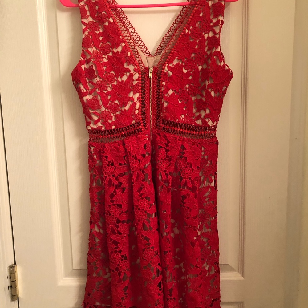 Red summer dress with gold accent - Picture 3 of 3